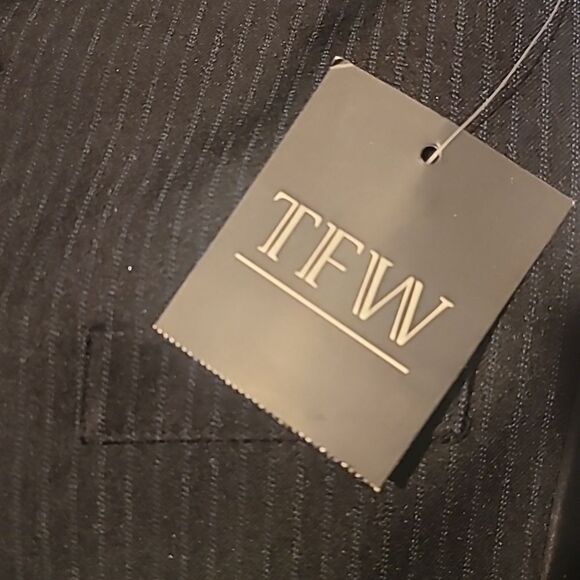 Boys 4pc dress suit - Picture 2 of 3